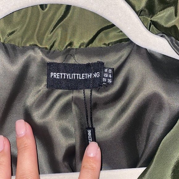 PrettyLittleThing Olive Green Puffer Jacket - Picture 2 of 3